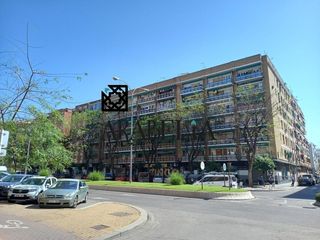 Location Appartement à Sta. Marina - San Andrés - San Pablo - San Lorenzo. Piso  de alquiler para estudiantes en avda. barcelona!   precio