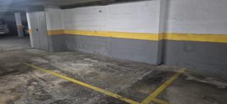 Parking coche en Calle de la cordera 3. Plaza de aparcamiento con trastero en carihuela