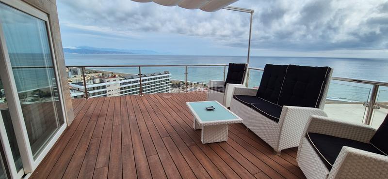 Foto 4169c5c7-f595-4041-b7ff-540455cbd6d8. Location attique avec chauffage piscine dans El Bajondillo Torremolinos