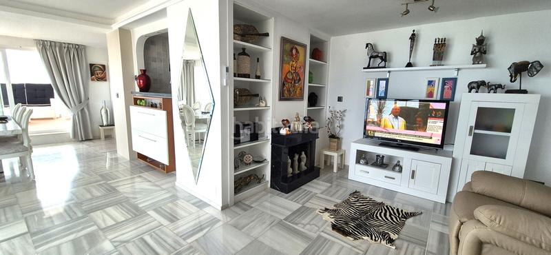 Foto 3f0bf81d-9d8b-40ae-989a-344c0f52aa34. Rent penthouse with heating pool in El Bajondillo Torremolinos