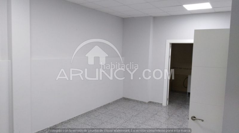 Foto bc938225-4434-4ddf-97aa-5b593e21b861. Lloguer local comercial a Centro Alcalá de Guadaira
