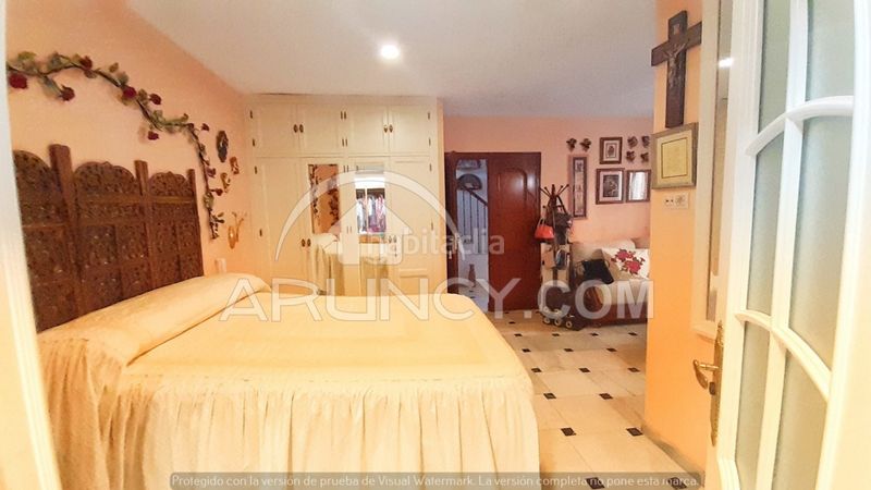 Foto 4c9fe7ea-ac2b-473c-9389-2b22e0c48492. Casa amb aparcament a Centro Alcalá de Guadaira