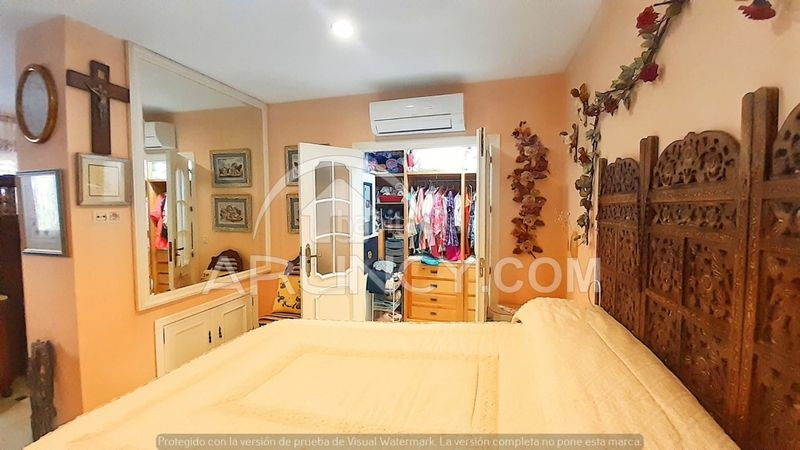 Foto 5bd895d4-5641-40b5-8af5-8a49828f6bd0. Casa amb aparcament a Centro Alcalá de Guadaira