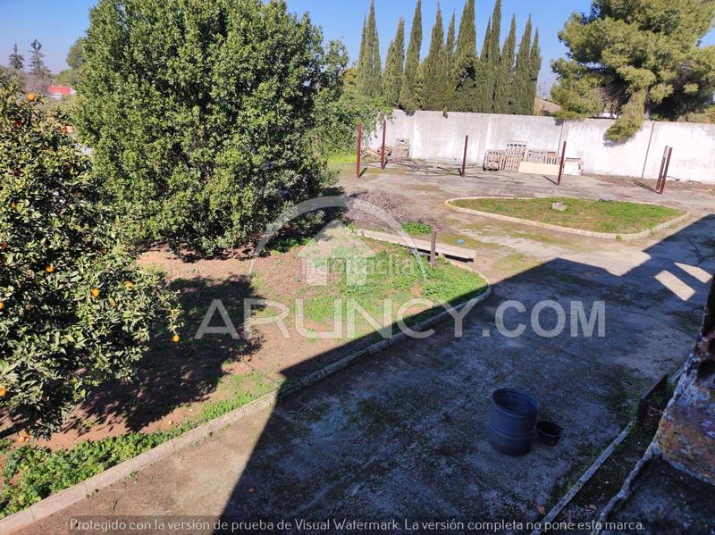 Foto bb32e80c-d59b-44d0-9167-b4d6260c8ae3. Chalet mit parking in Centro Alcalá de Guadaira