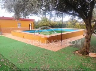 Chalet en Mairena del Alcor. Magnifica parcela en urbanizacion san blas