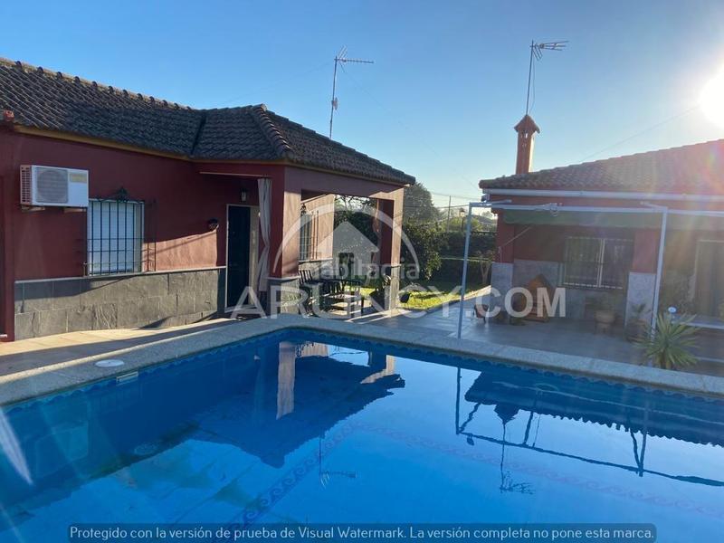 Foto 1a557b61-1804-4d76-9ead-c5c0e14e88fc. Chalet dos chalets de una planta en suelo urbano en Alcalá de Guadaira