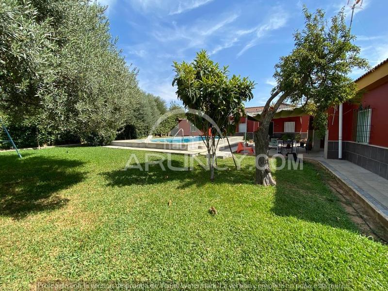 Foto 3794c532-6e84-4484-ab0a-61d242cfec63. Chalet dos chalets de una planta en suelo urbano en Alcalá de Guadaira