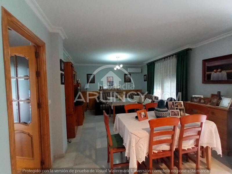 Foto 4d22024a-9b72-41d0-be2f-559b3ce42758. Chalet dos chalets de una planta en suelo urbano en Alcalá de Guadaira