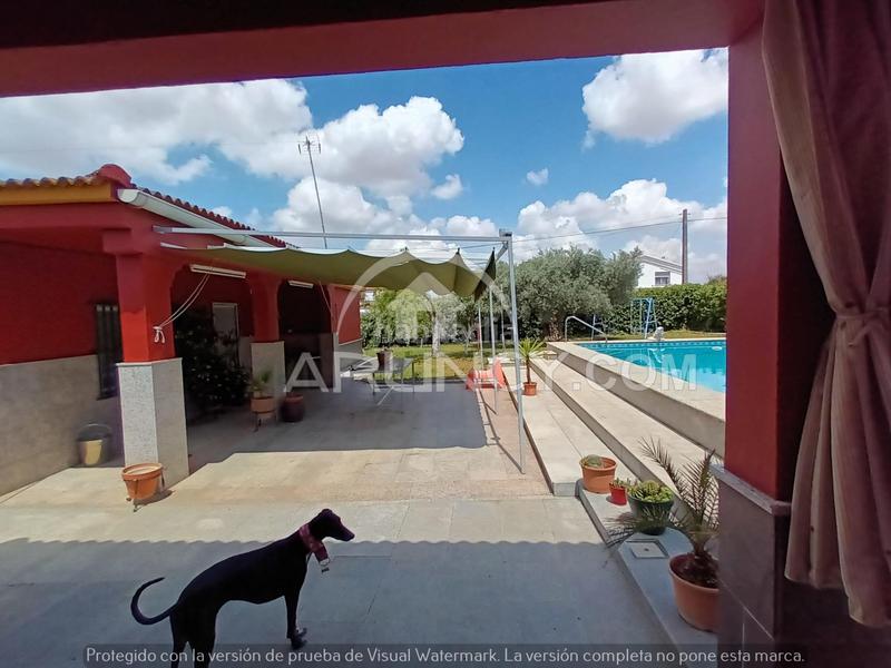 Foto 60e5cc9a-7033-458f-ab3a-30872d6d2a7f. Chalet dos chalets de una planta en suelo urbano en Alcalá de Guadaira