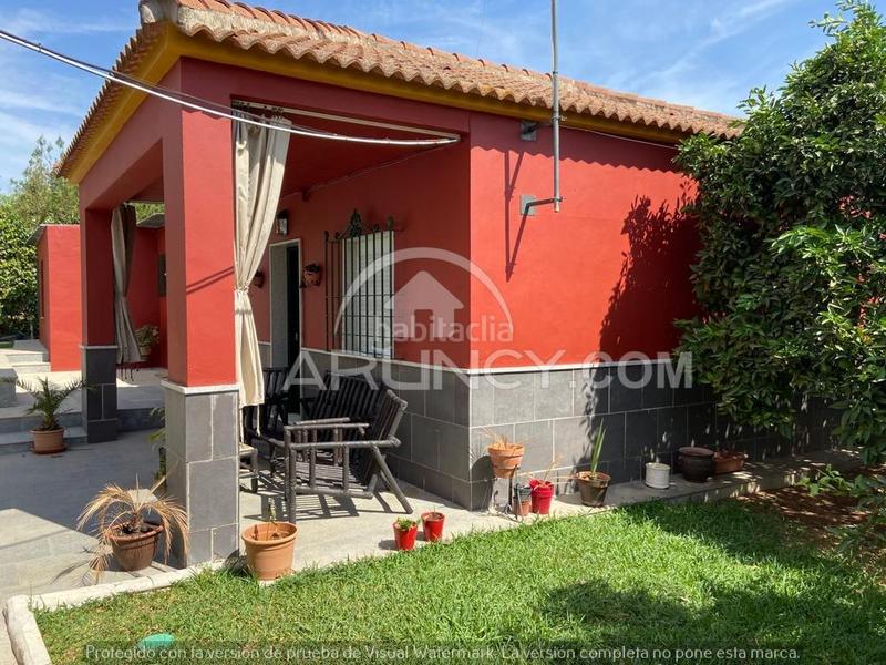 Foto 93a2a137-f322-4276-9654-3bab8ca95bee. Chalet dos chalets de una planta en suelo urbano en Alcalá de Guadaira