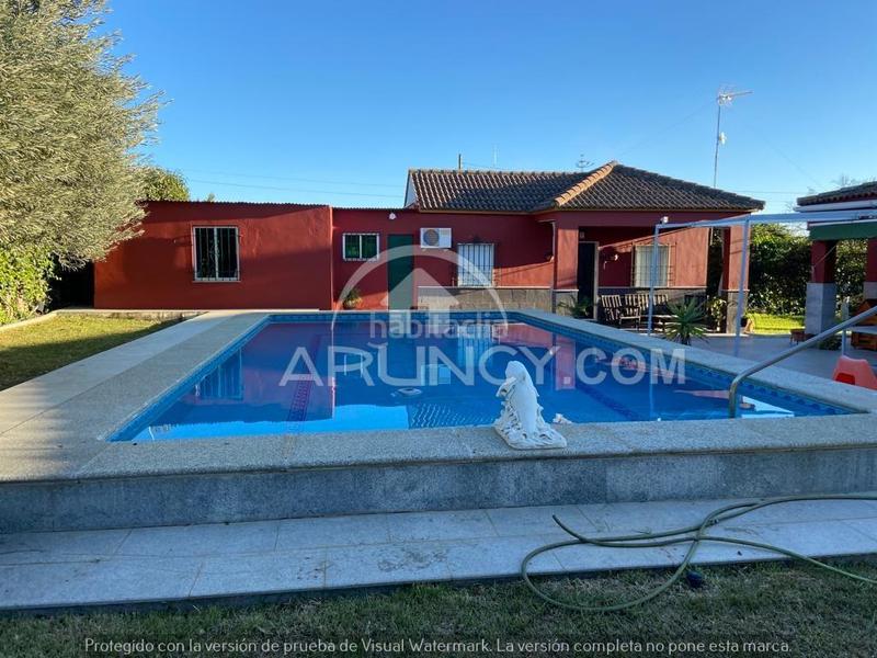 Foto 9e65846a-ebe1-4bb3-b3d7-a4183f4895e4. Chalet dos chalets de una planta en suelo urbano en Alcalá de Guadaira