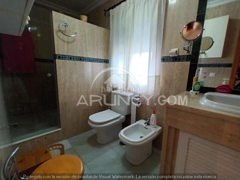 Foto c07f6c02-6083-47a4-bb1b-fc2deafbc816. Chalet dos chalets de una planta en suelo urbano en Alcalá de Guadaira