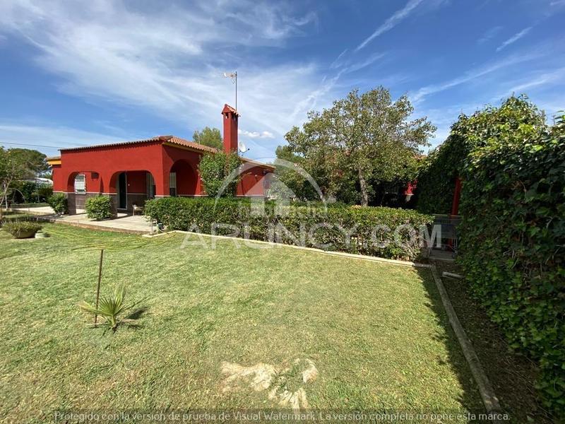 Foto c202ec7e-8d56-4f35-ade7-93e0d2eb1eca. Chalet dos chalets de una planta en suelo urbano en Alcalá de Guadaira