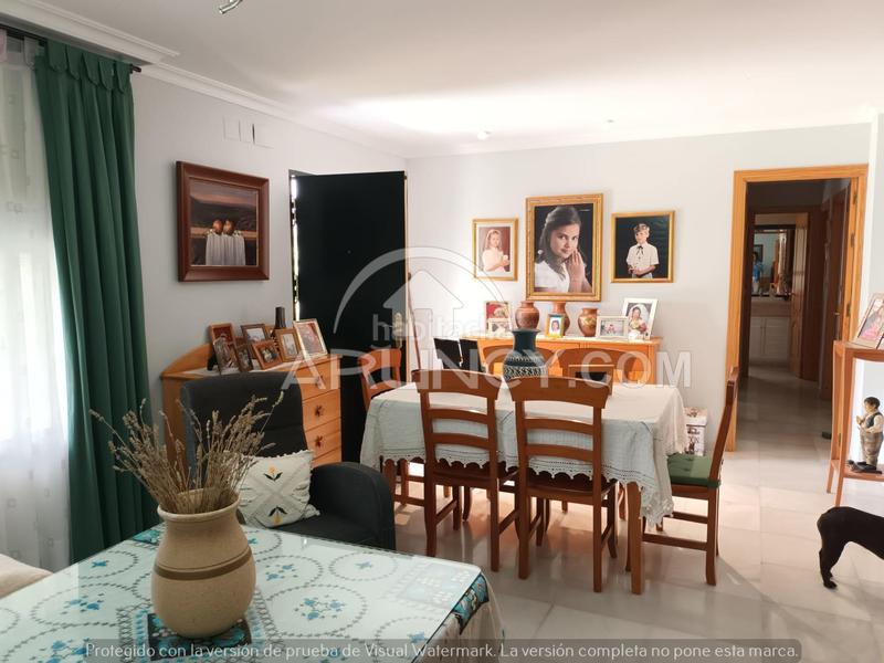 Foto eceeb87e-3b04-483a-80bd-a5967c300670. Chalet dos chalets de una planta en suelo urbano en Alcalá de Guadaira