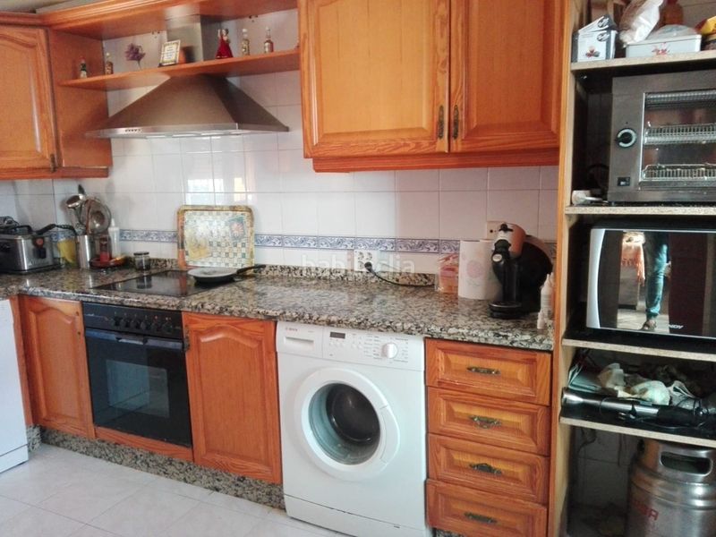 Foto 3d241e19-4ce5-47d0-aefb-173f4d34f10d. Casa amb aparcament a Los Molinos Alcalá de Guadaira