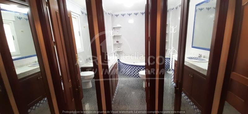 Foto ce8e20cd-7a3d-4e1c-b73c-29388fc422ac. Casa vivienda y negocio? todo en uno!! en La Paz Alcalá de Guadaira