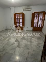 Lloguer Pis a Centro. Piso sin amueblar en primera planta sin ascensor