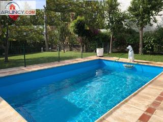 Chalet à La Paz. Chalet de una sola planta, en casco urbano y con piscina privada