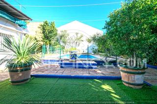 Chalet en La Paz. Chalet de una sola planta, en casco urbano y con piscina privada