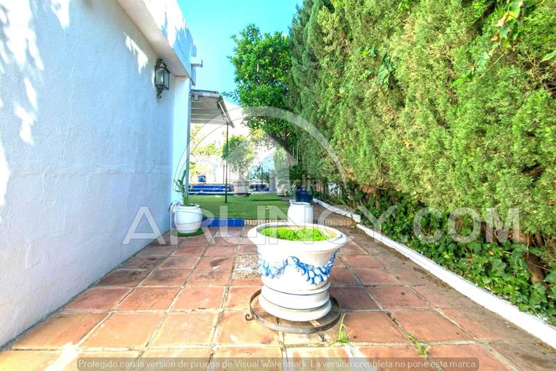 Foto 30bc5702-965d-4984-9fb5-b9fbb5f1bb1a. Xalet amb aparcament piscina a La Paz Alcalá de Guadaira