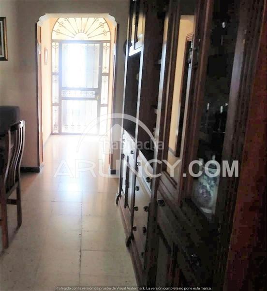 Foto 6fa8b86b-ea19-43ea-a7a4-76bb94b9a8fa. Casa adossada amb aparcament a Centro Alcalá de Guadaira