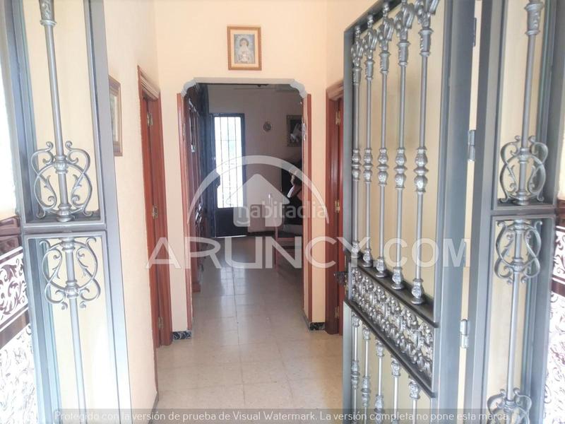 Foto 704139c8-5f7d-4b3b-a6da-b354912982c8. Casa adossada amb aparcament a Centro Alcalá de Guadaira