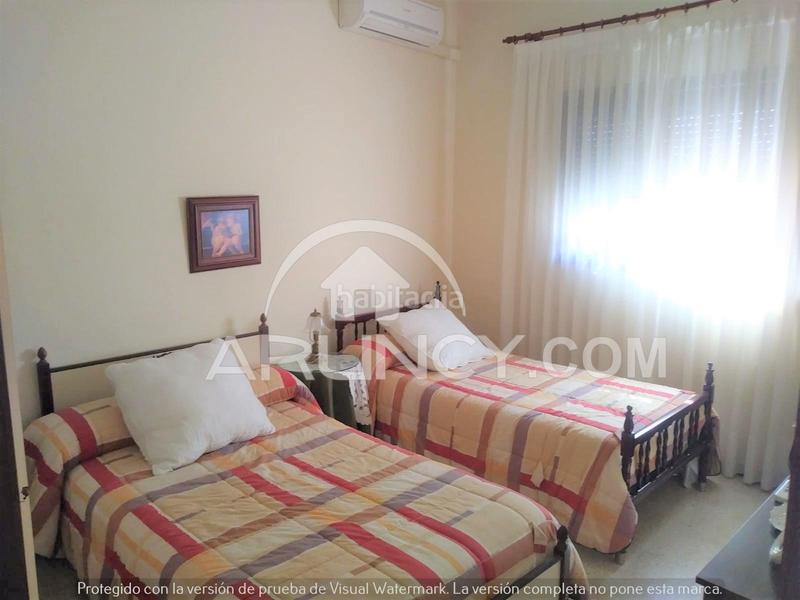 Foto a281b957-7ae1-42e8-b59c-15173c92640a. Casa adossada amb aparcament a Centro Alcalá de Guadaira