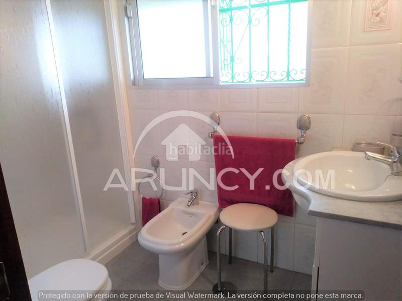 Foto db907099-eb0b-4b53-a383-fc82c12603bd. Casa adossada amb aparcament a Centro Alcalá de Guadaira