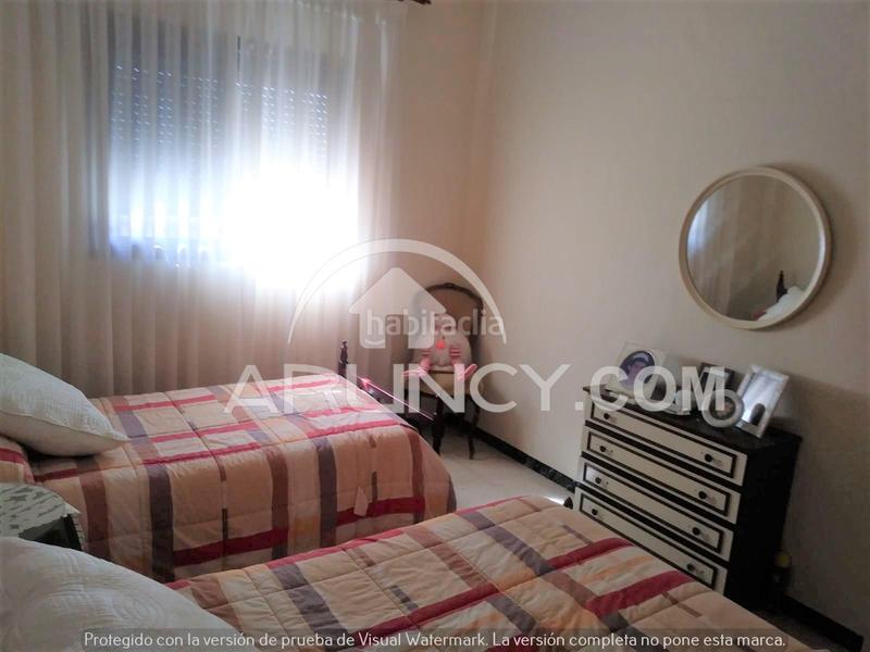 Foto e3e4d3c0-021c-4f42-8f19-600d4afdbc10. Casa adossada amb aparcament a Centro Alcalá de Guadaira