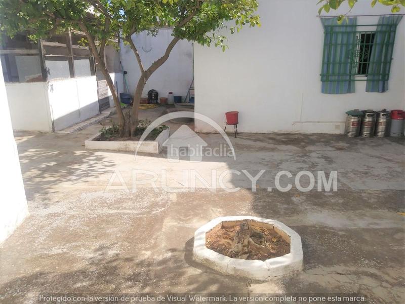 Foto f77d5800-f757-48ed-98aa-bef9d818cae4. Casa adossada amb aparcament a Centro Alcalá de Guadaira