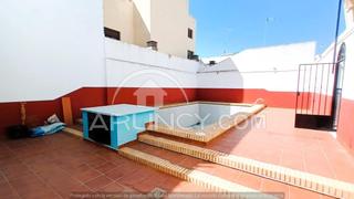Terreny residencial a Centro. Fantástico terreno con piscina y local en zona silos!!