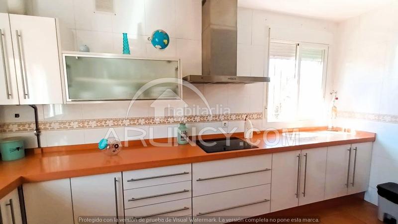 Foto 4712babd-e1d9-41a1-9389-0b9a2f9d79da. Chalet con riscaldamento parcheggio piscina in Los Molinos Alcalá de Guadaira