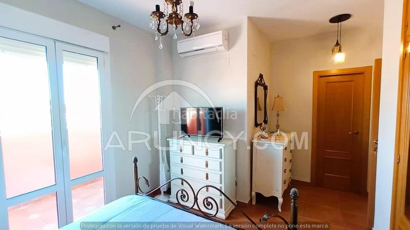 Foto 4b41f12f-3d43-4c38-91f9-5131c4051fb2. Chalet con riscaldamento parcheggio piscina in Los Molinos Alcalá de Guadaira