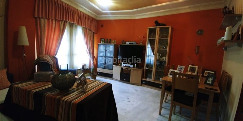 Foto 4c7578c0-3a53-44ab-af92-e949a0046088. Casa amb aparcament a Centro Alcalá de Guadaira