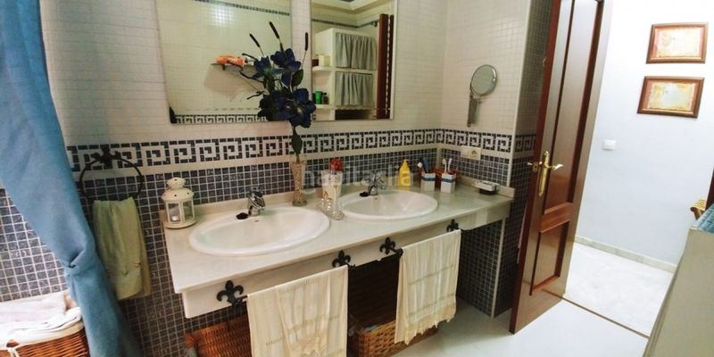 Foto df9f8995-5b10-441e-be81-7d1bd68563b5. Casa amb aparcament a Centro Alcalá de Guadaira