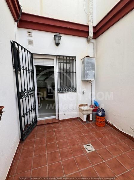 Foto 5f79d0a6-6ccc-4a60-bd63-0c6849ad5c2f. Rent semi detached house with heating parking in Centro Alcalá de Guadaira