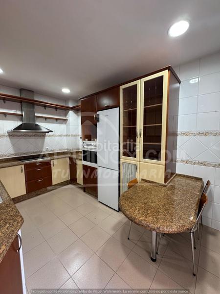 Foto b5d5f359-fdd3-492f-84d0-bab5b914c755. Rent semi detached house with heating parking in Centro Alcalá de Guadaira