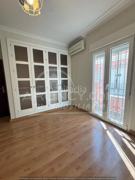 Foto cba50cec-1377-42bc-94d1-aeea30ba4807. Rent semi detached house with heating parking in Centro Alcalá de Guadaira