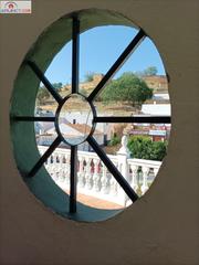 Casa a Centro. Casa en planta alta con bonitas vistas al parque oromana y el ca