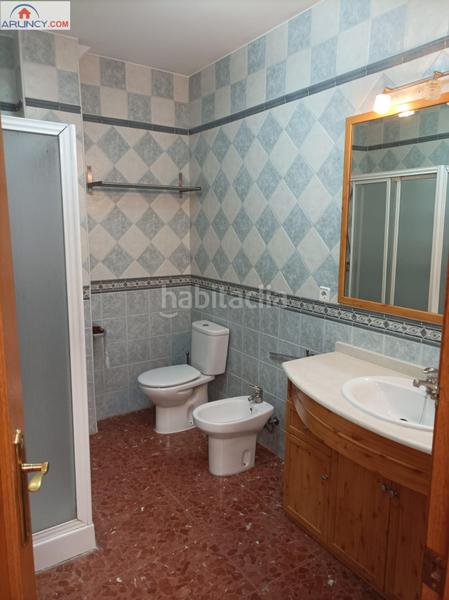 Foto 3edbd310-c127-42d5-9d46-8477949471f7. Casa  en planta alta con bonitas vistas al parque oromana y el castillo en Alcalá de Guadaira