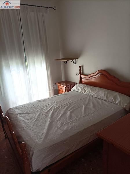 Foto 6f454bd2-93fa-4d1e-b6c6-c8ca6e750647. Casa  en planta alta con bonitas vistas al parque oromana y el castillo en Alcalá de Guadaira