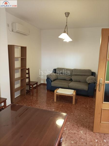 Foto 88501443-10bc-40aa-8936-29a416e473f4. Casa  en planta alta con bonitas vistas al parque oromana y el castillo en Alcalá de Guadaira