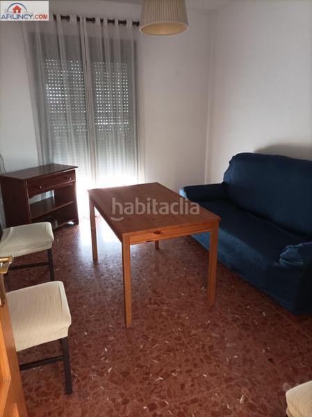 Foto b7f7c970-220b-481e-870c-69e2a2481a57. Casa  en planta alta con bonitas vistas al parque oromana y el castillo en Alcalá de Guadaira