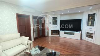 Casa adossada a Oromana. Chalet adosado con 6 habitaciones en oromana