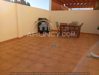 Piso en Nueva Alcalá. Espléndido piso familiar en alcalá de guadaíra con piscina y amp