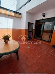 Lloguer Casa a Centro. Amplia casa en alcalá de guadaira  ideal para entrar a vivir