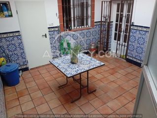 Casa a Oromana. Casa de una planta con garaje , semisótano y vistas espectacular