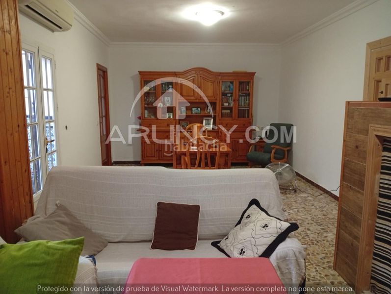 Foto 2bd95337-0624-427e-afbe-20b04319c2f8. Casa amb aparcament a Oromana Alcalá de Guadaira