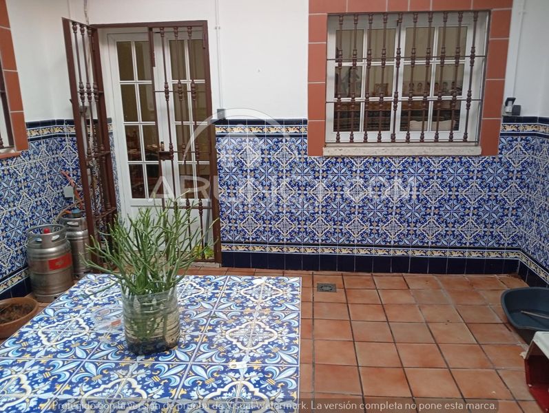 Foto b29d38cd-8d04-446b-a1cc-7b70c149fde0. Casa amb aparcament a Oromana Alcalá de Guadaira