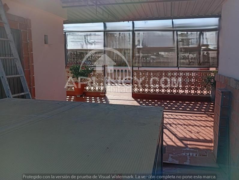 Foto b833dc5c-ee3c-4fa2-af66-899a2e761a83. Haus mit parking in Oromana Alcalá de Guadaira